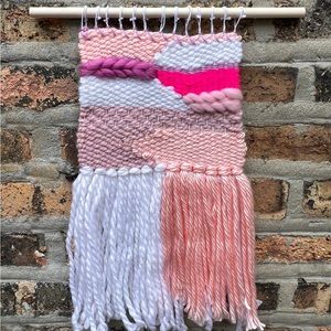 2 Pink tapestries (bundle)